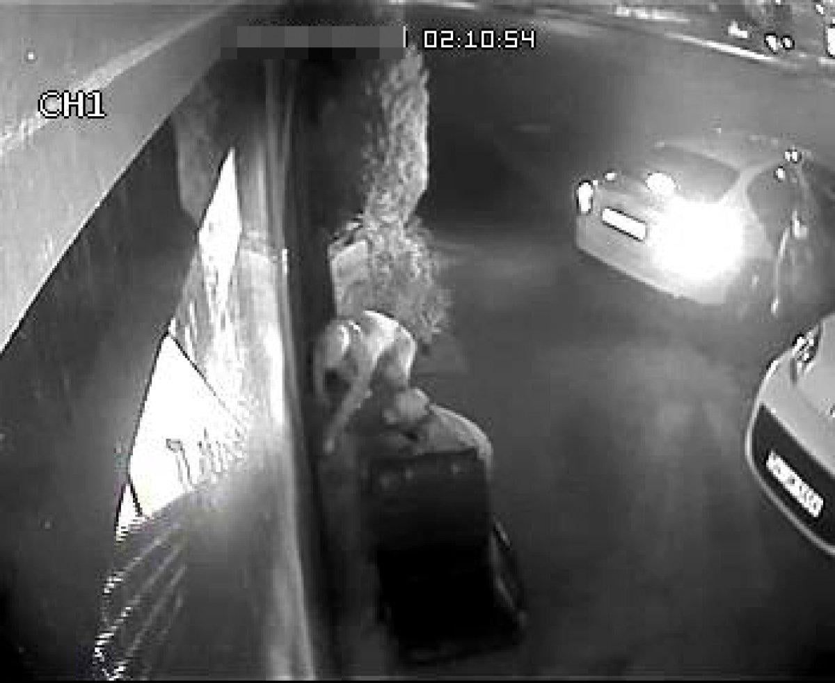 Avcılar'da emlak ofisinden bilgisayar çalan hırsızlar kamerada