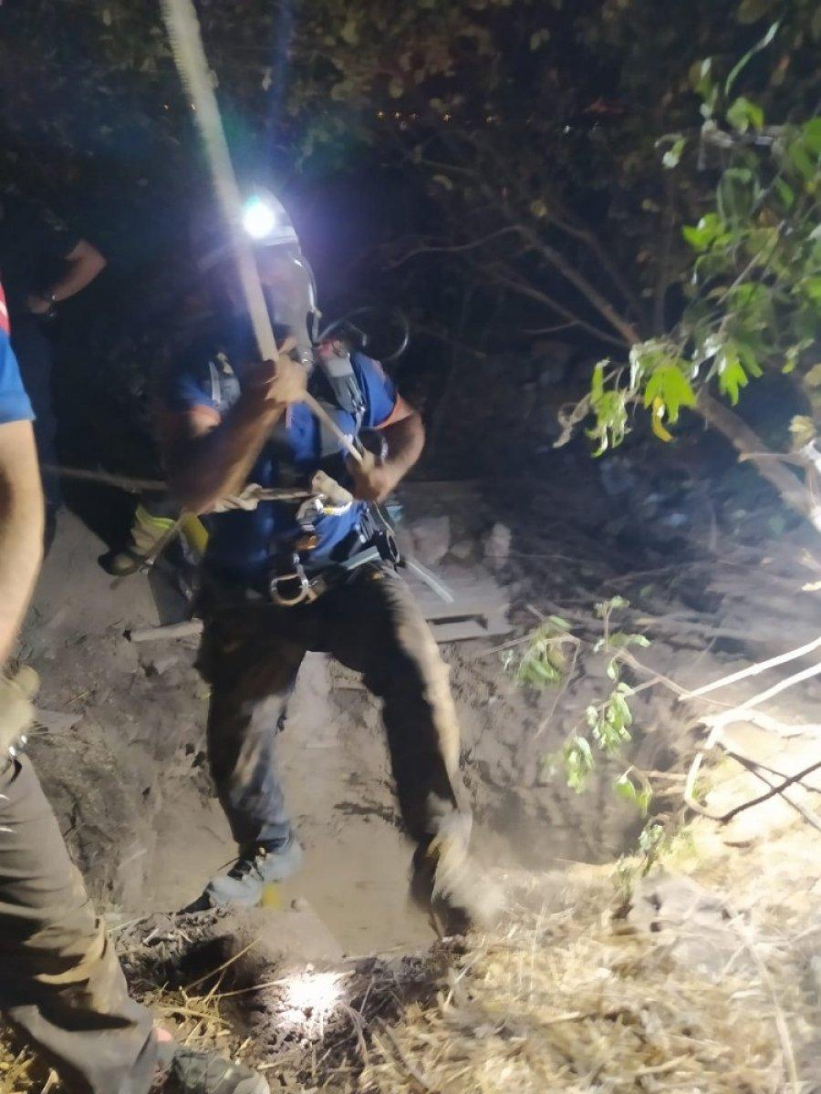 İzmir’de kaçak kazı alanında göçük