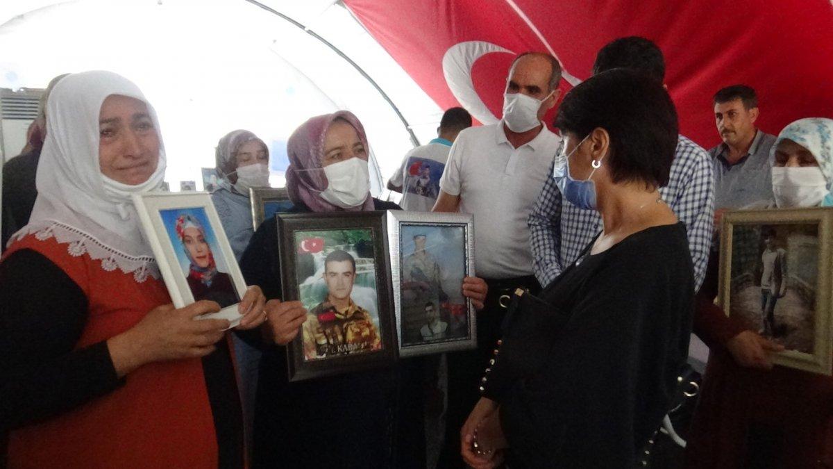 CHPliler evlat nöbetindeki ailelerle görüşmek için HDP'den izin aldı