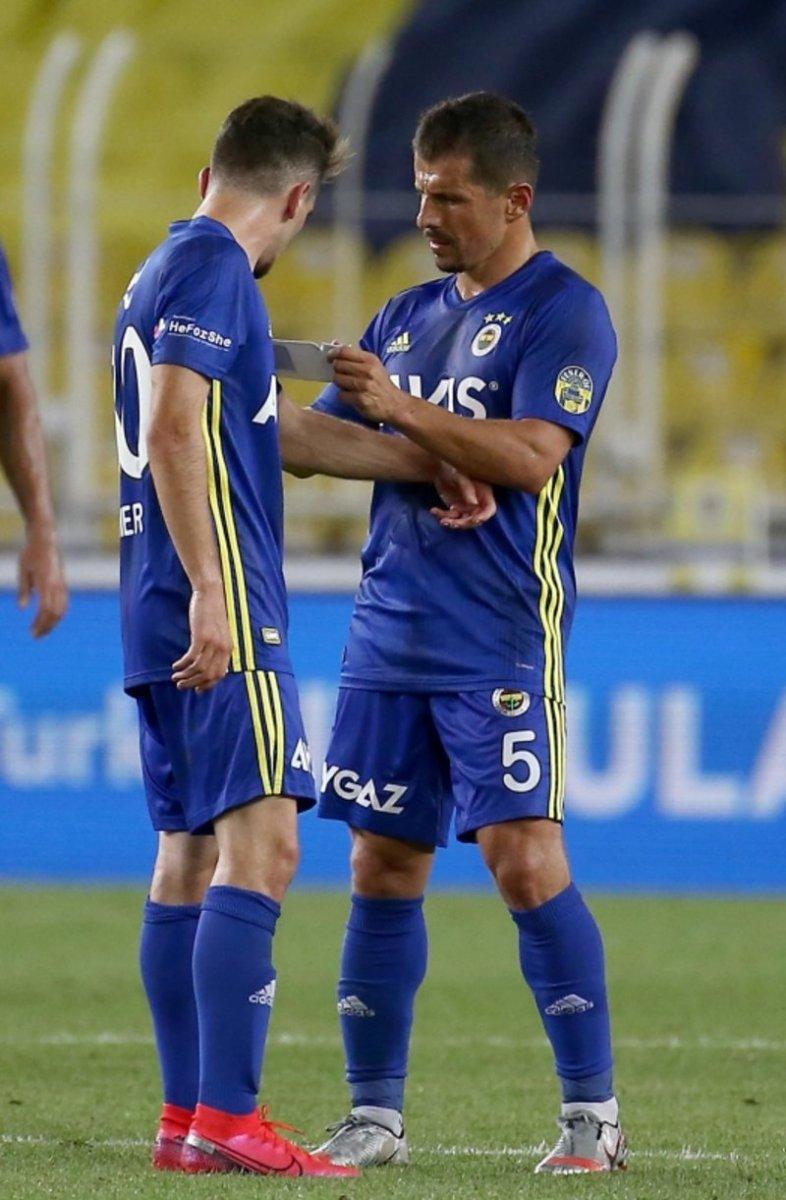Emre Belözoğlu ve Ömer Faruk'un formaları 2 milyona satıldı