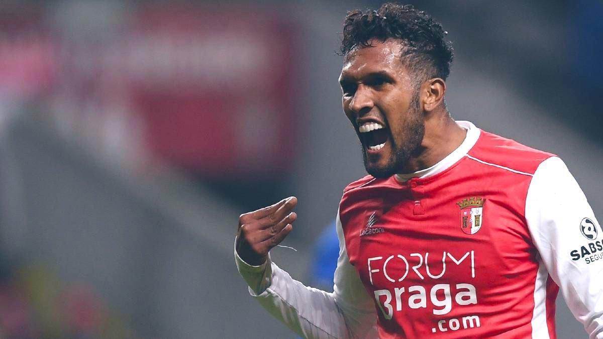 Beşiktaş'ın forvet adayları: Kalinic, Dyego Sousa ve Akpom