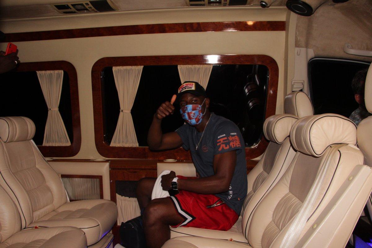 Benik Afobe, Trabzon'a iniş yaptı