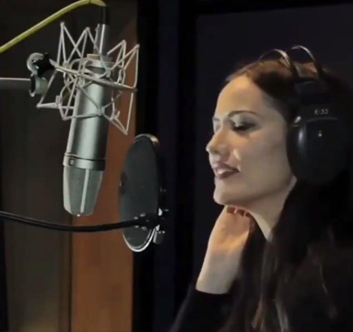 Filiz Akın, Fahriye Evcen'in şarkı söylediği anları paylaştı