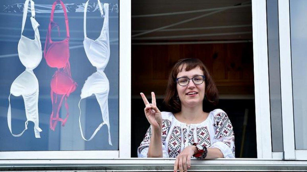 Belaruslu muhaliflerin iç çamaşırlı protestosu