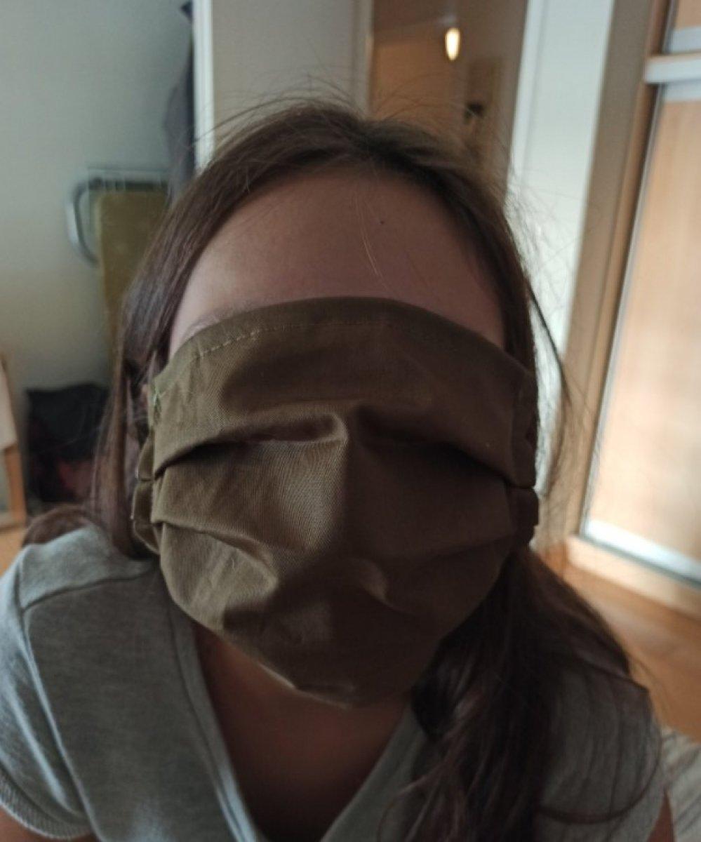 Yunanistan'da öğrencilere dağıtılan ücretsiz maskeler güldürdü