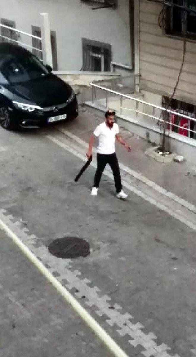 Esenyurt'ta pompalı tüfekle etrafa ateş etti