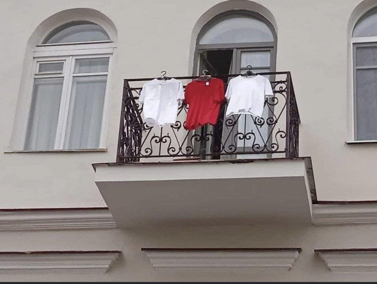 Belaruslu muhaliflerin iç çamaşırlı protestosu