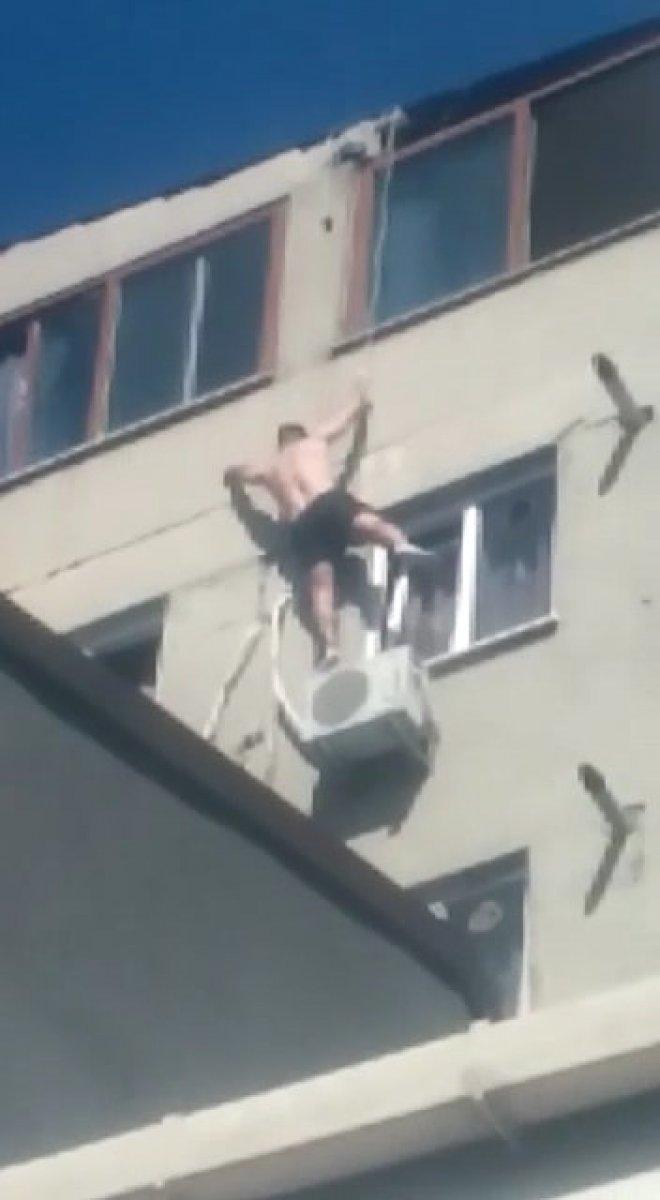 Beyoğlu'nda camdan cama geçmeye çalıştı, 7'nci kattan aşağı düştü
