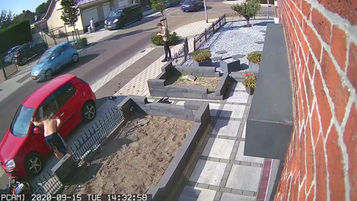 Hollanda'da motosiklet sürücüsünün geçirdiği talihsiz kaza