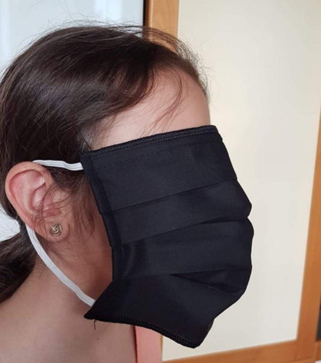 Yunanistan'da öğrencilere dağıtılan ücretsiz maskeler güldürdü