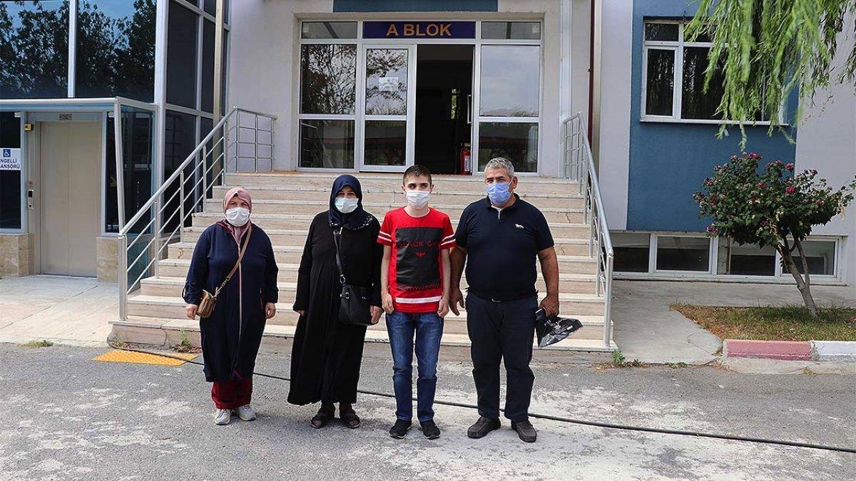 Barış Manço hayranı görme engelli Ümit, müzik öğretmeni olmak istiyor