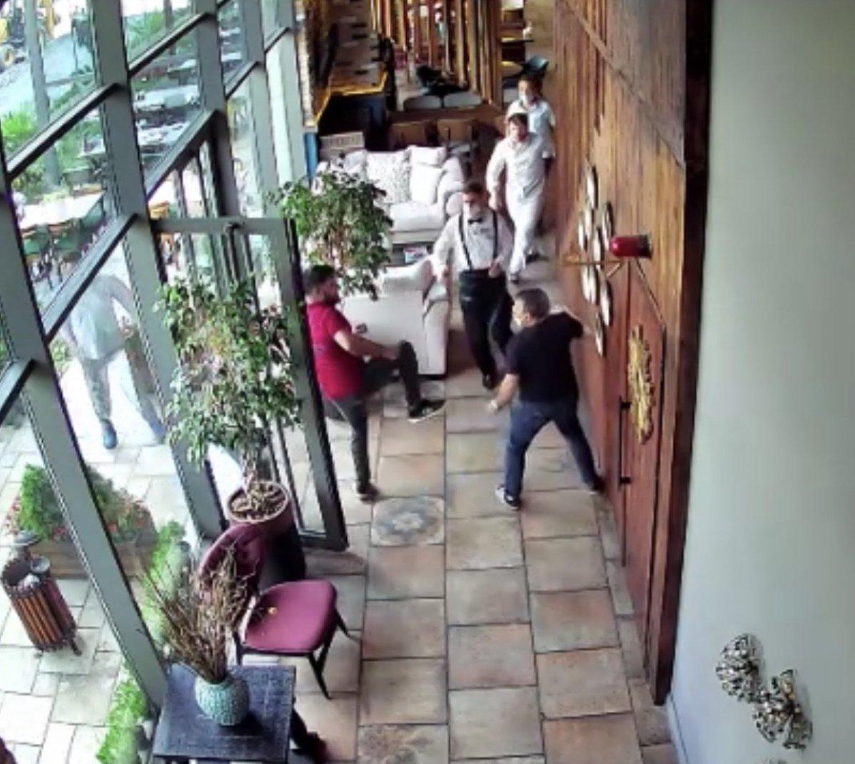 Esenyurt'ta rant kapısı kapanan değnekçiler iş yerini bastı