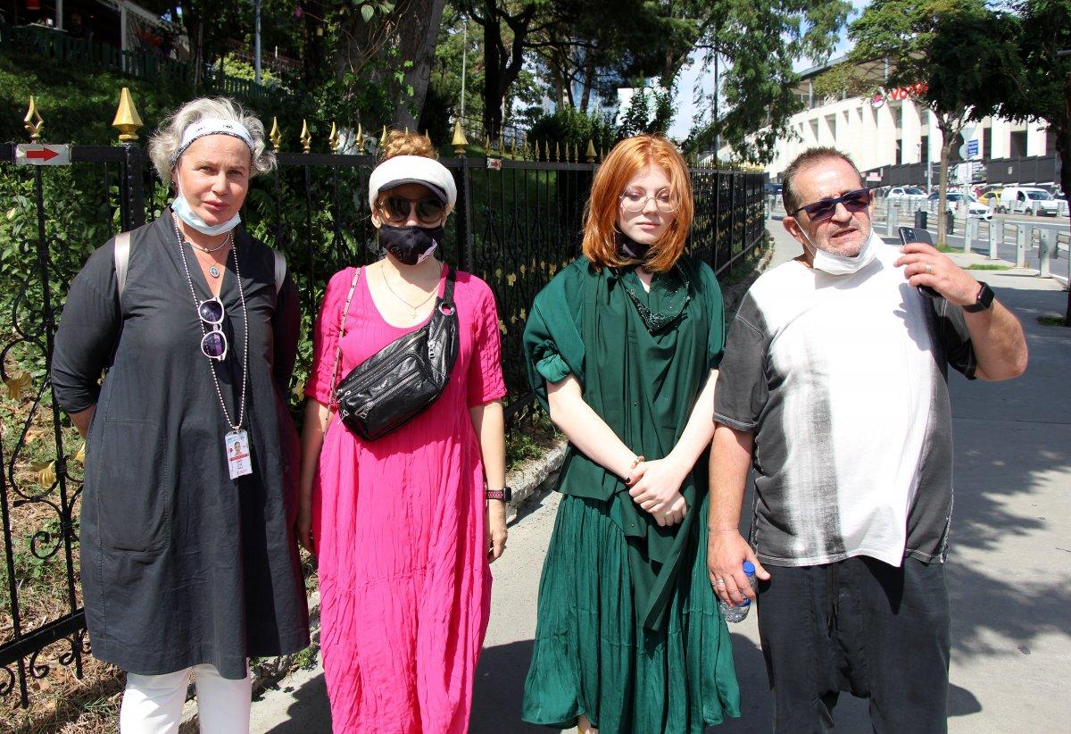 Beyoğlu’nda Amerikalı aile, gaspçıların hedefi oldu