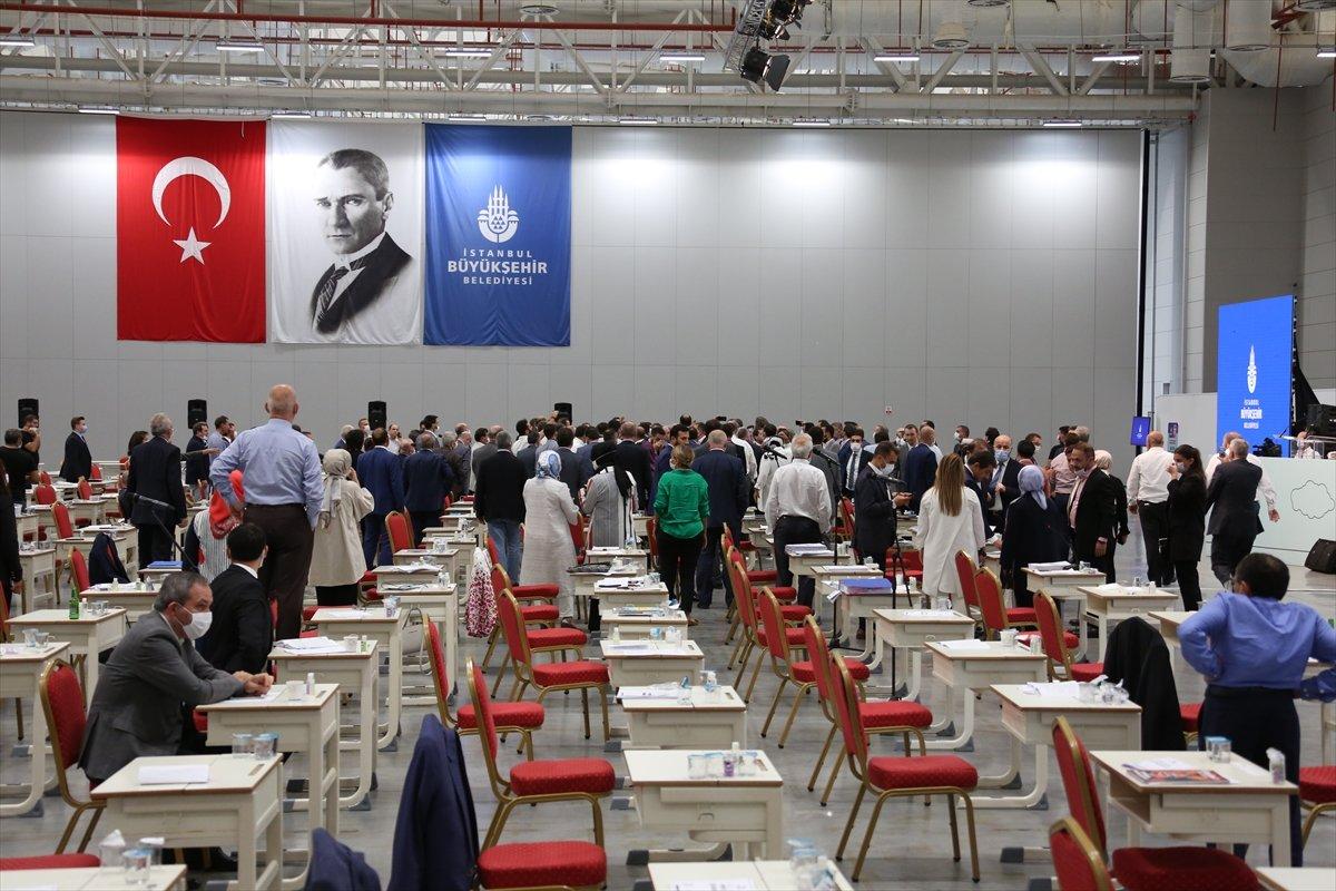 İstanbul'daki tüm otobüsler İETT çatısı altında birleşiyor