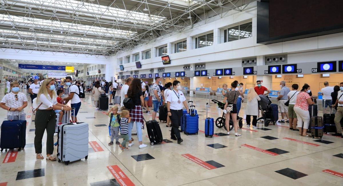 Güvenli ülkeler listesindeki Türkiye’yi tercih eden turist sayısı artıyor