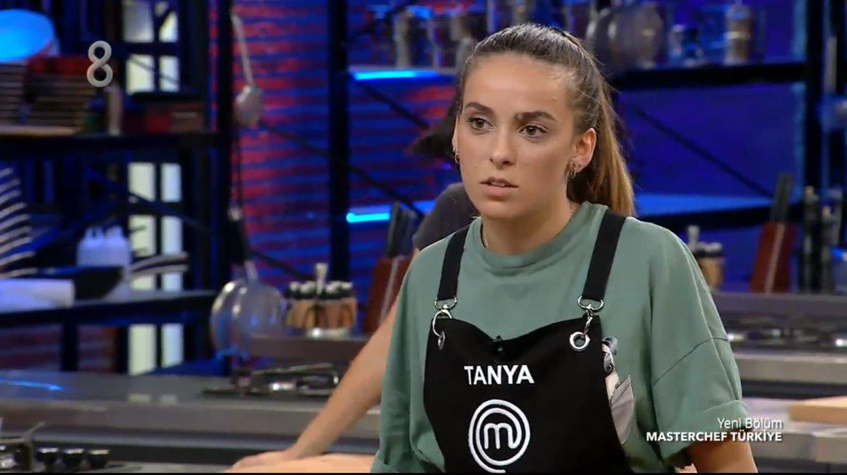 MasterChef'te Mehmet şef, Tanya'yı ağlattı