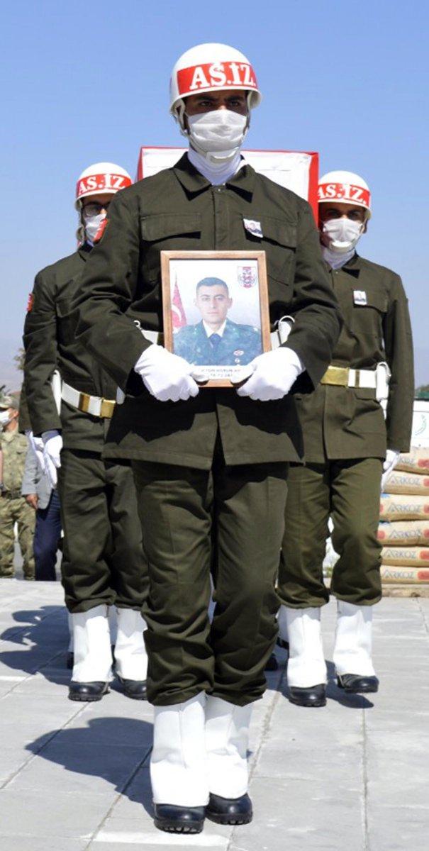 Şehit Teğmen Harun Aslan, son yolculuğuna uğurlandı