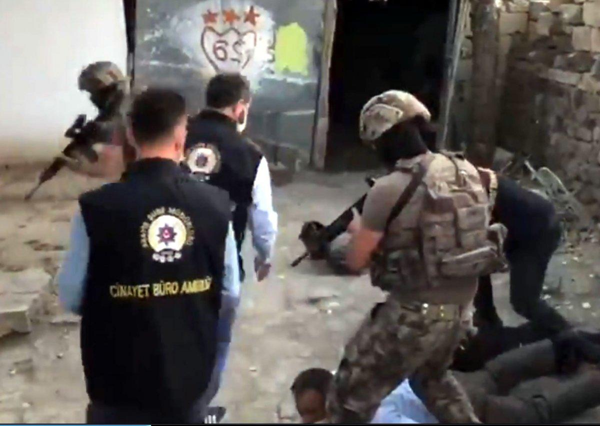 Van'da kadına ve çocuklara işkence yapanlar yakalandı