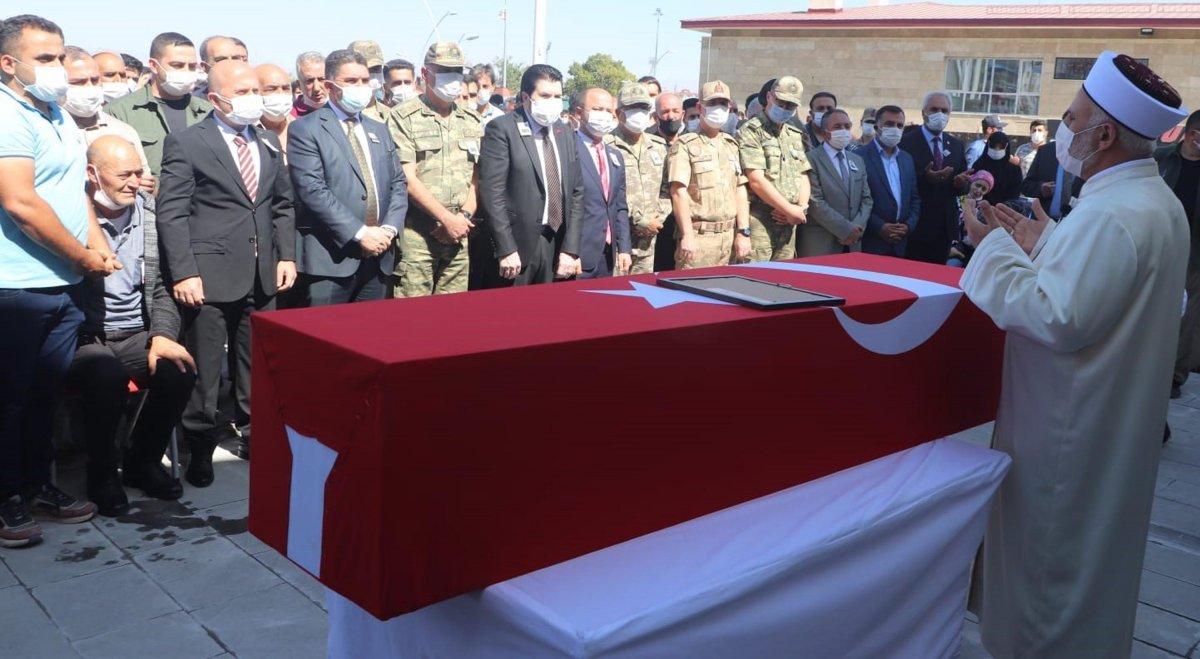 Şehit Teğmen Harun Aslan, son yolculuğuna uğurlandı