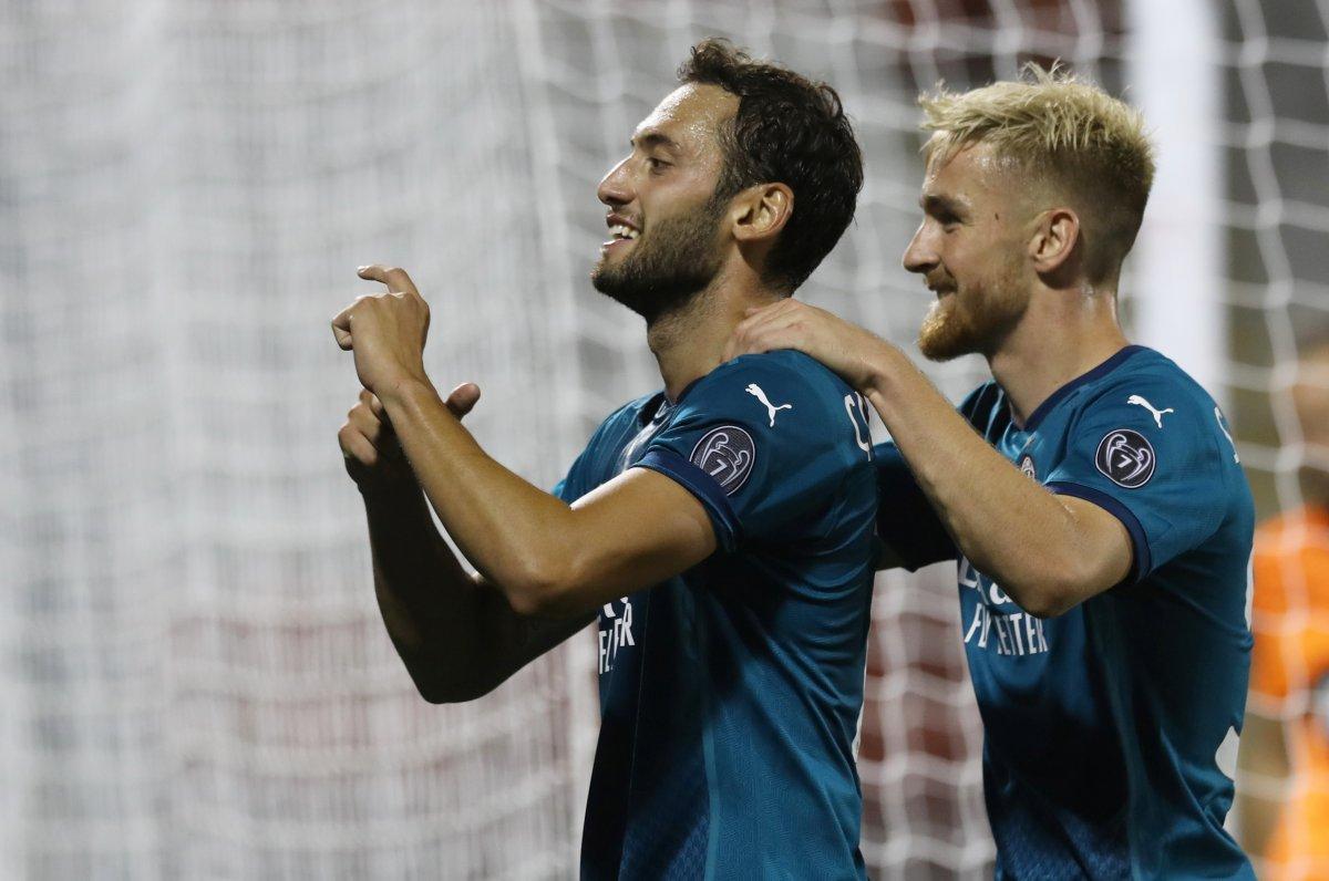 Hakan Çalhanoğlu, Milan'ı sırtladı