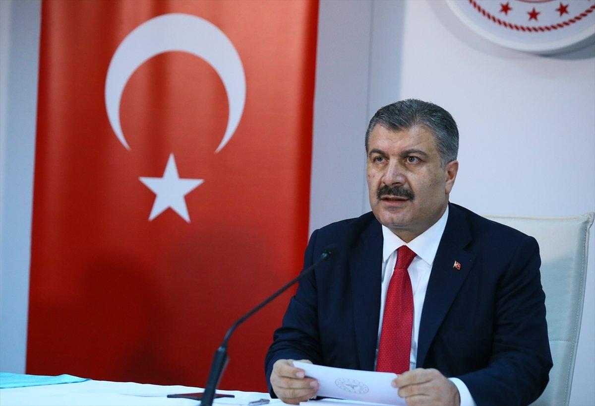 Fahrettin Koca: Birincil önceliğimiz bulaşmayı durdurmaktır