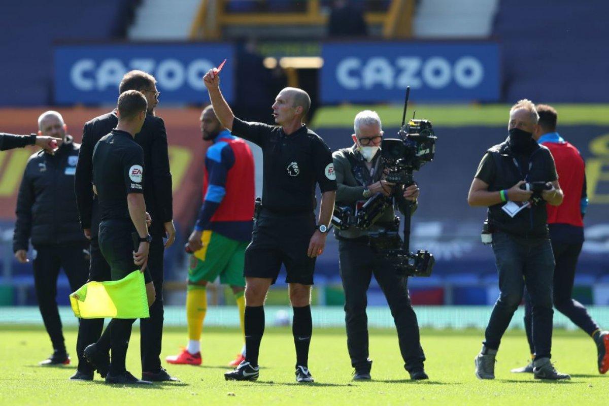 Kırmızı kart gören Bilic'in takımı 5-2 yenildi