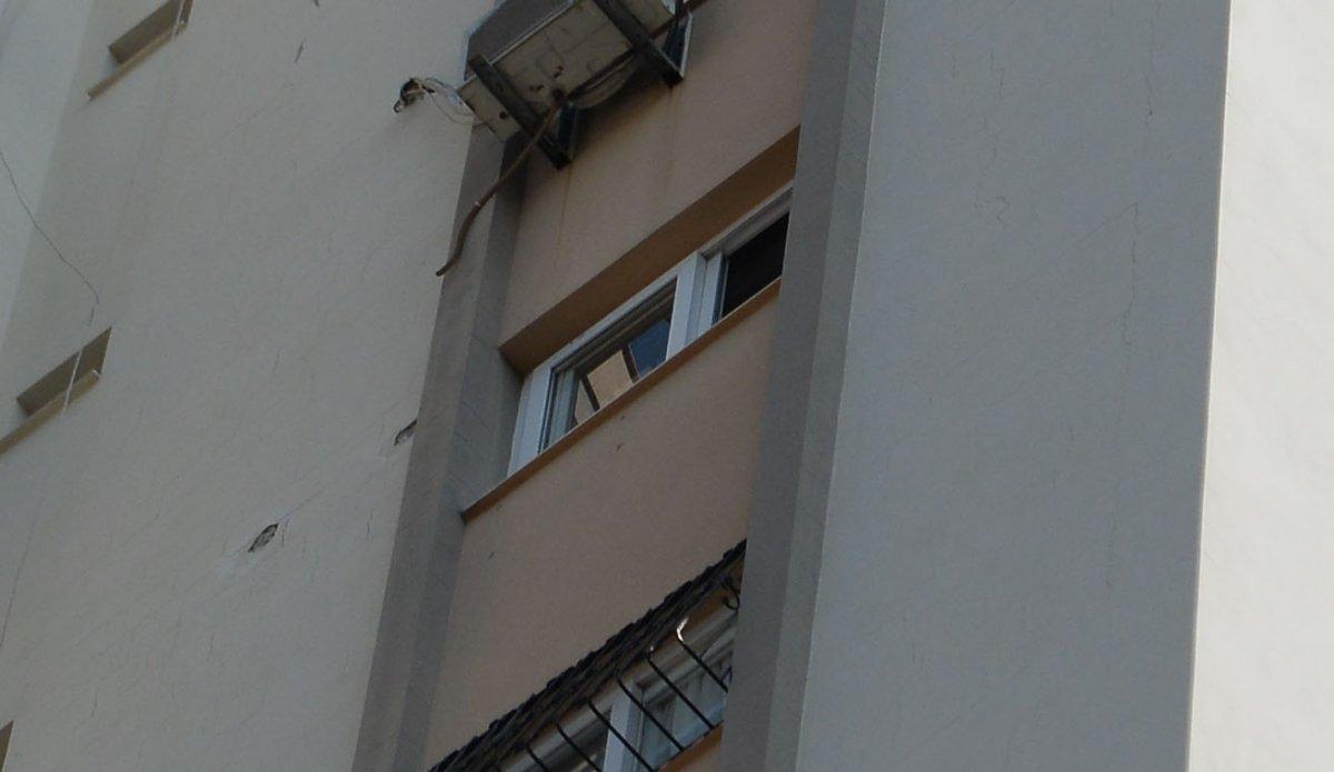 Adana'da pencere silen kadın 11'inci kattan düştü, hayatını kaybetti