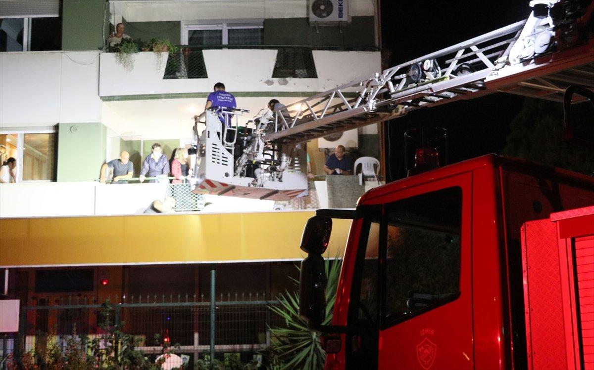 İzmir'de alkollü şahıs, 5. kattan tenteye düştü