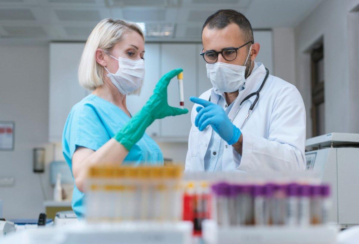 Koronavirüsün mutasyona uğrama hızının düştüğü iddia edildi