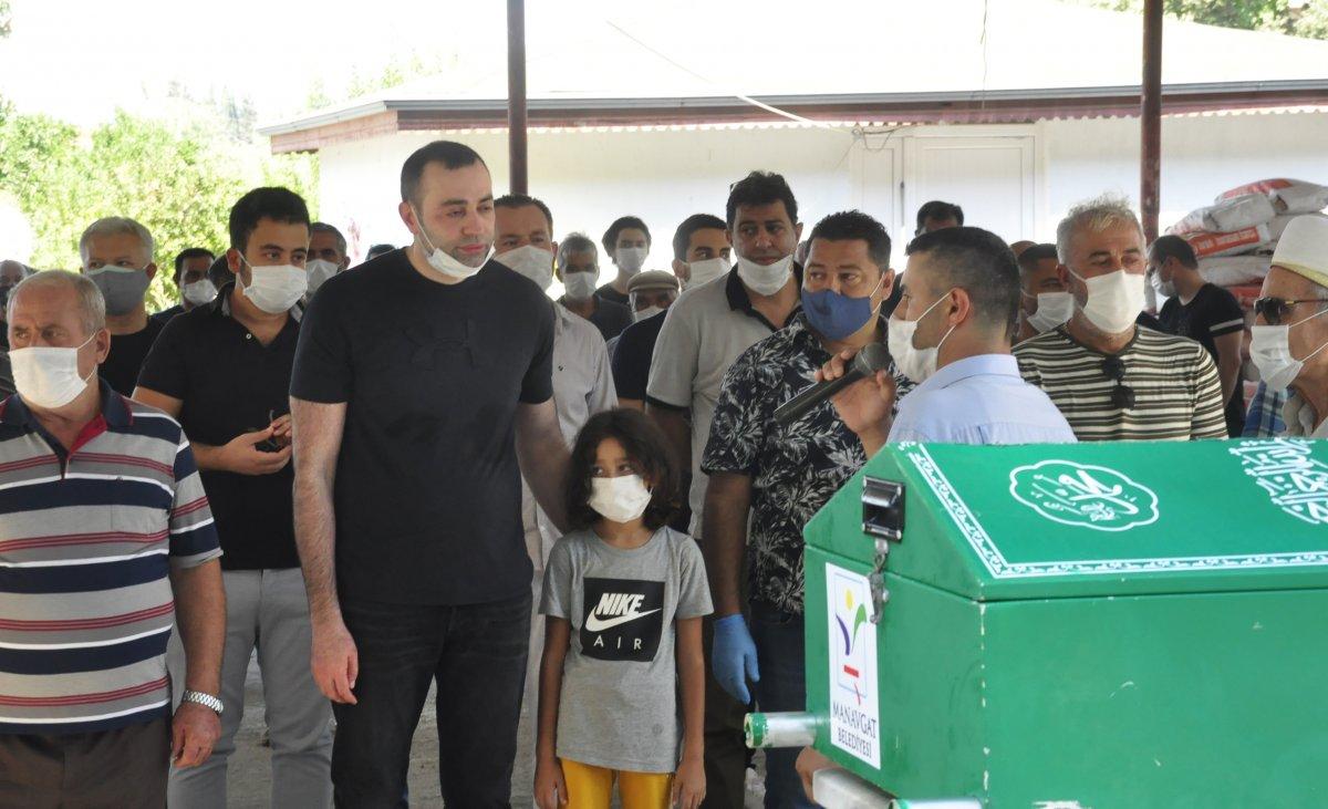 İstanbul'da belindeki yağ bezesini aldıran kadın hayatını kaybetti