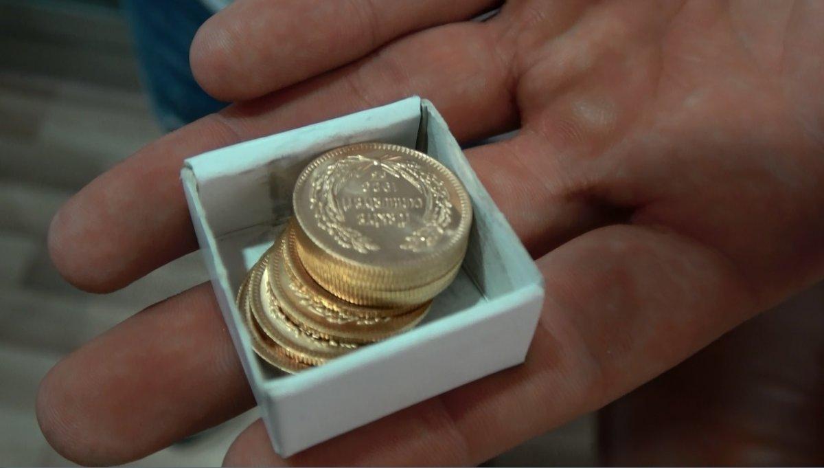 Sultangazi'de kaybolan emanet altınları temizlik görevlisi buldu