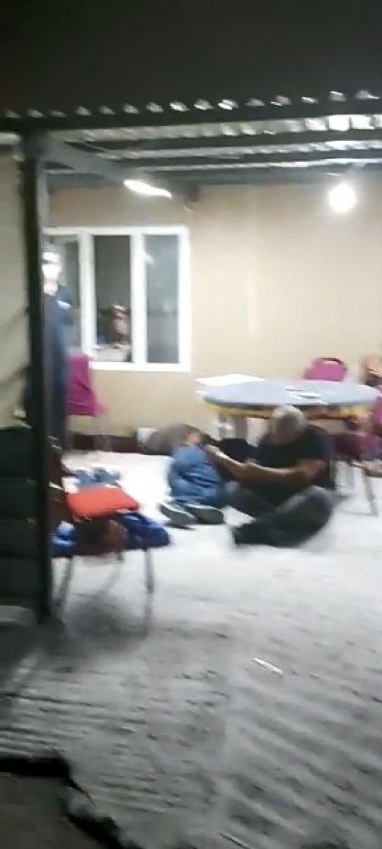 Bursa'da koronaya aldırış etmeden portatif çadır kurup kumar oynadılar