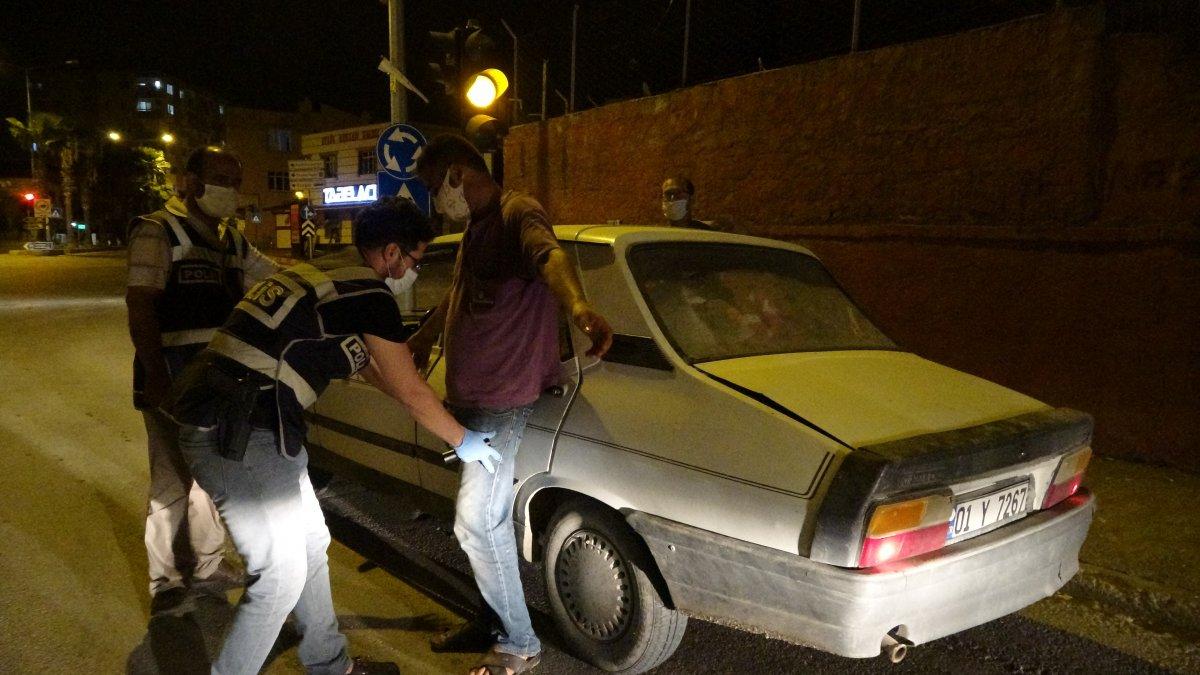 Kozan Emniyet Müdürü, maske takmayan sürücüye sitem etti