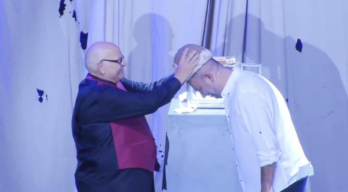 Rasim Öztekin, kavuğu Şevket Çoruh’a verdi