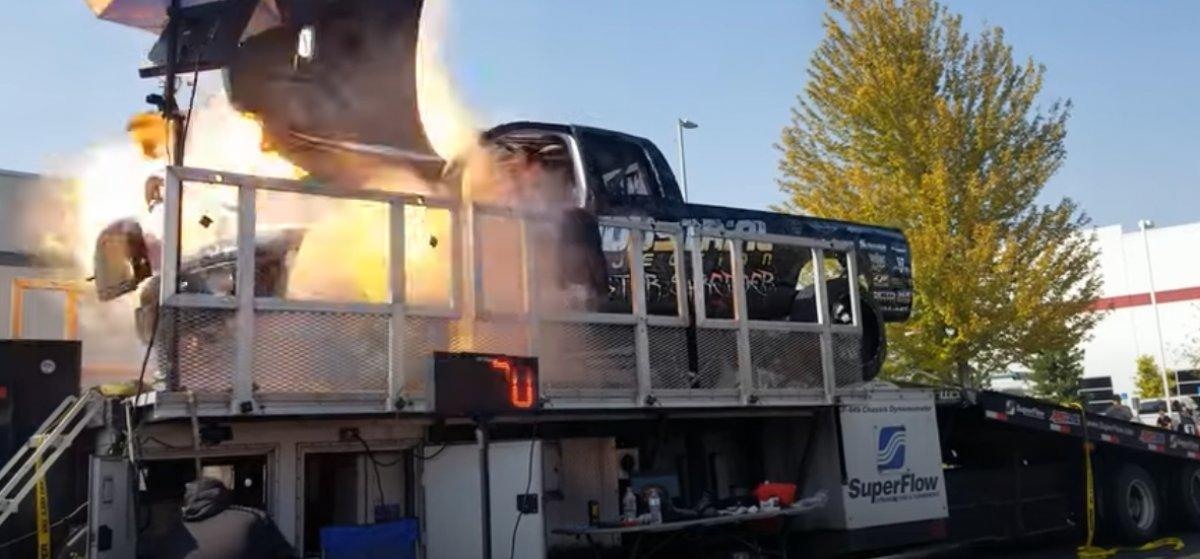 ABD'de 3000 beygir gücü denemesinde araç patladı