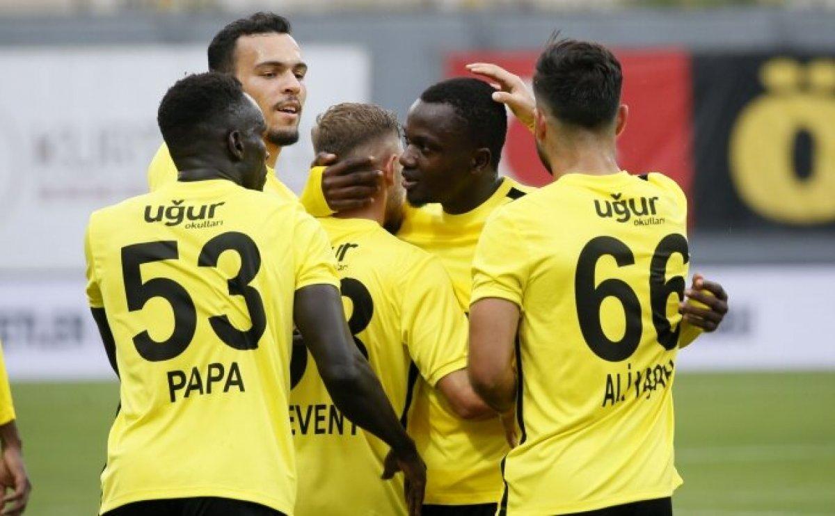 İstanbulspor, Altay'ı mağlup etti