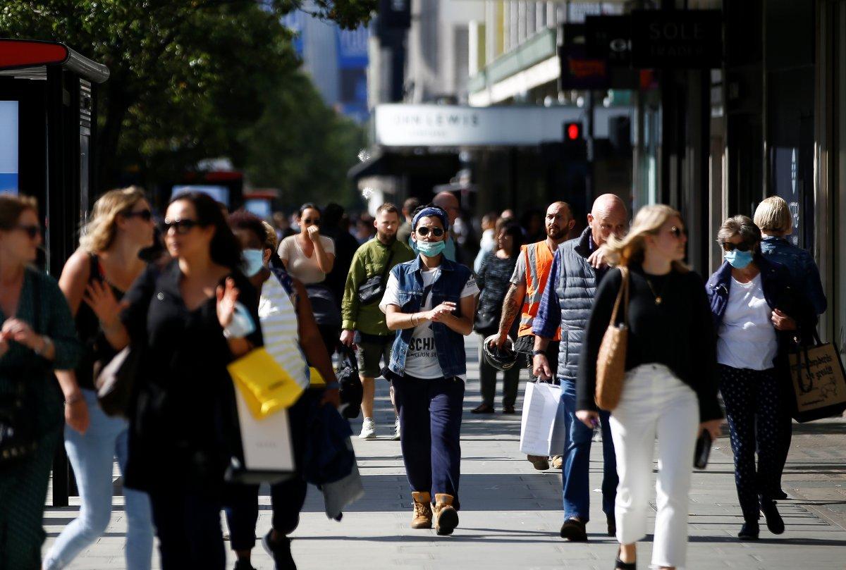 İngiltere'de izole kuralına uymayanlara para cezası kesilecek