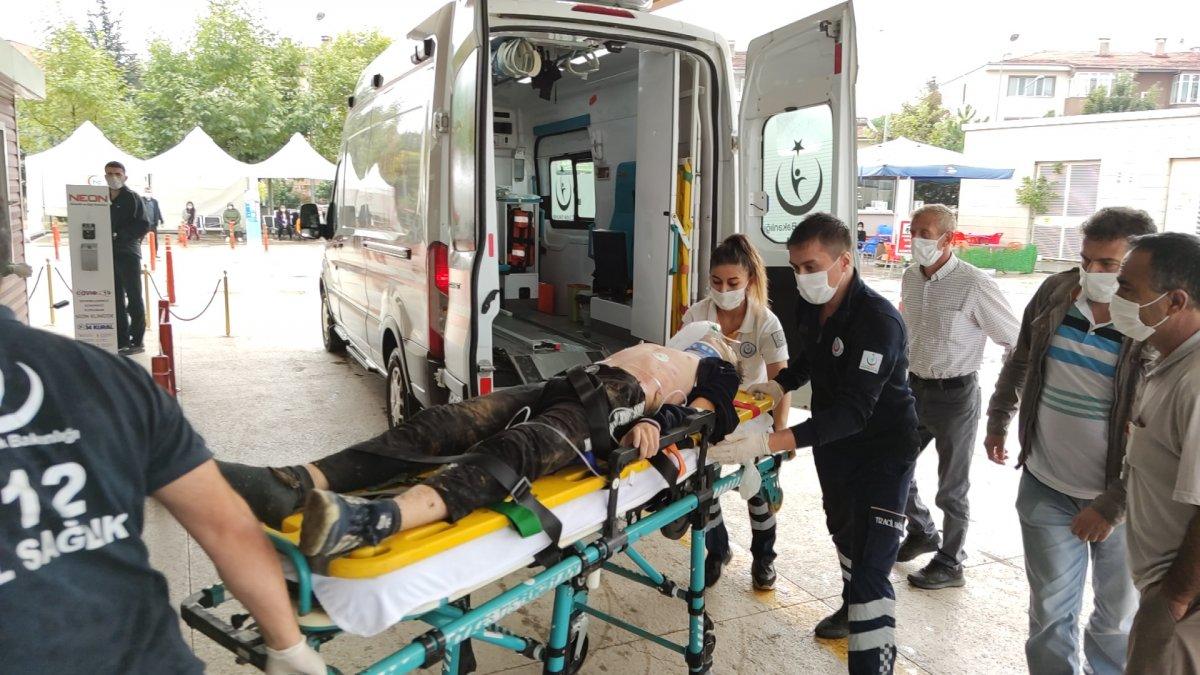 Bursa'da traktör devrildi: 1 ölü, 2 yaralı