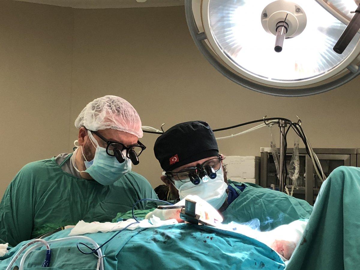 Antalya'da genç hastanın tüm dolaşım sistemi 20 dakika durduruldu