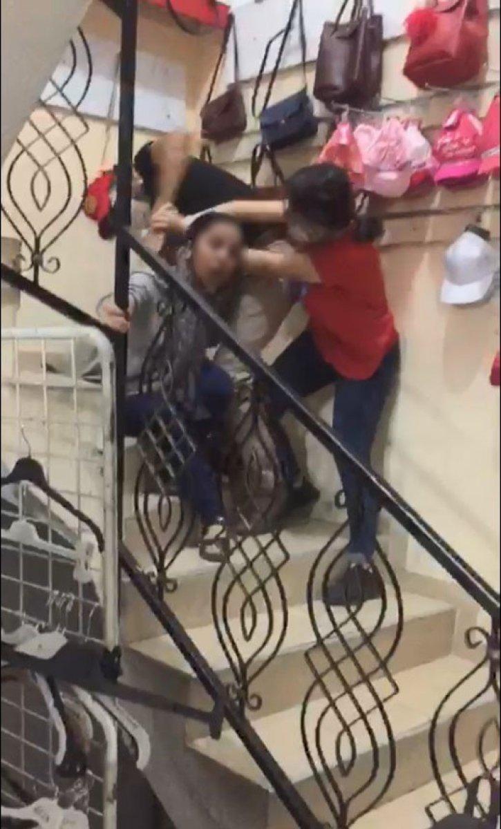 Kayseri'de gözü dönmüş adam, boğazını kestiği eşini boğmaya çalıştı