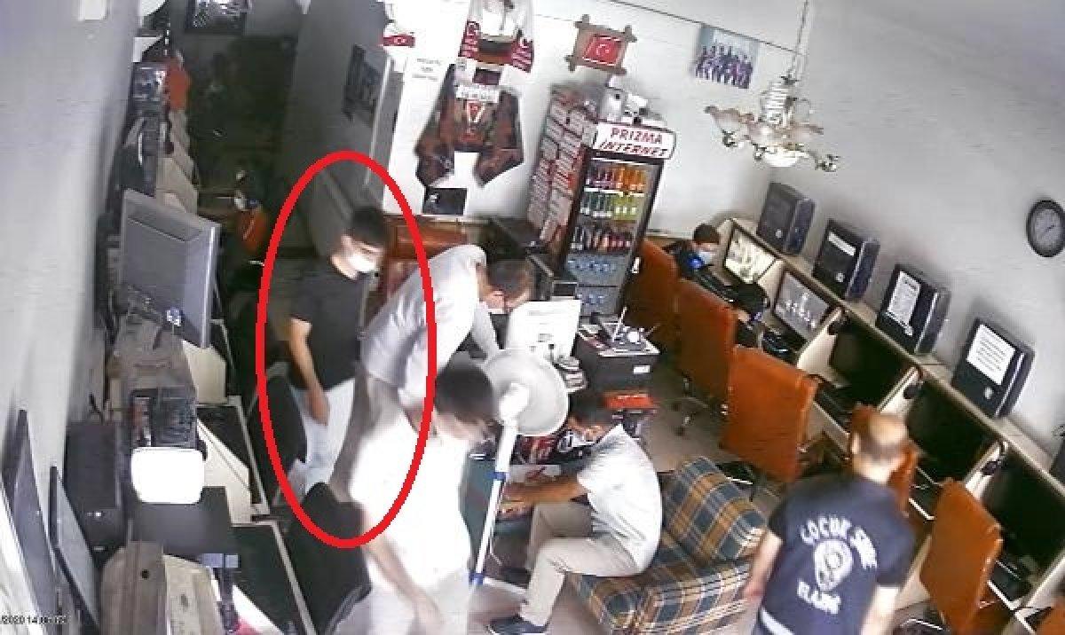 Elazığ'da polis denetimi sırasında iş yeri sahibinin telefonunu çaldı