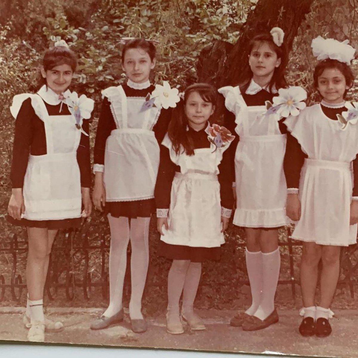 Nesrin Cavadzade çocukluk fotoğraflarını paylaştı