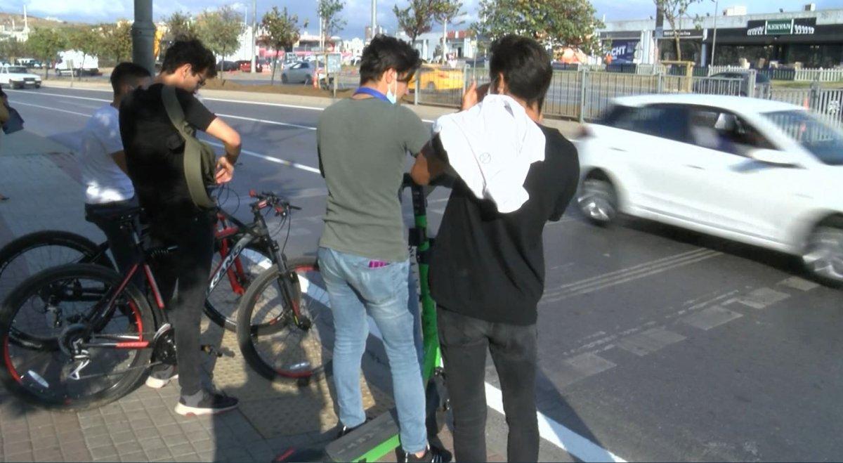 Pendik'te 20 yaşındaki gence, avukatın kullandığı otomobil çarptı