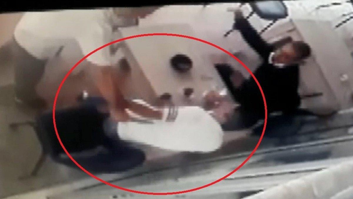 Kocaeli'de akli dengesi yerinde olmayan şahıs, bir kişiyi bıçakladı