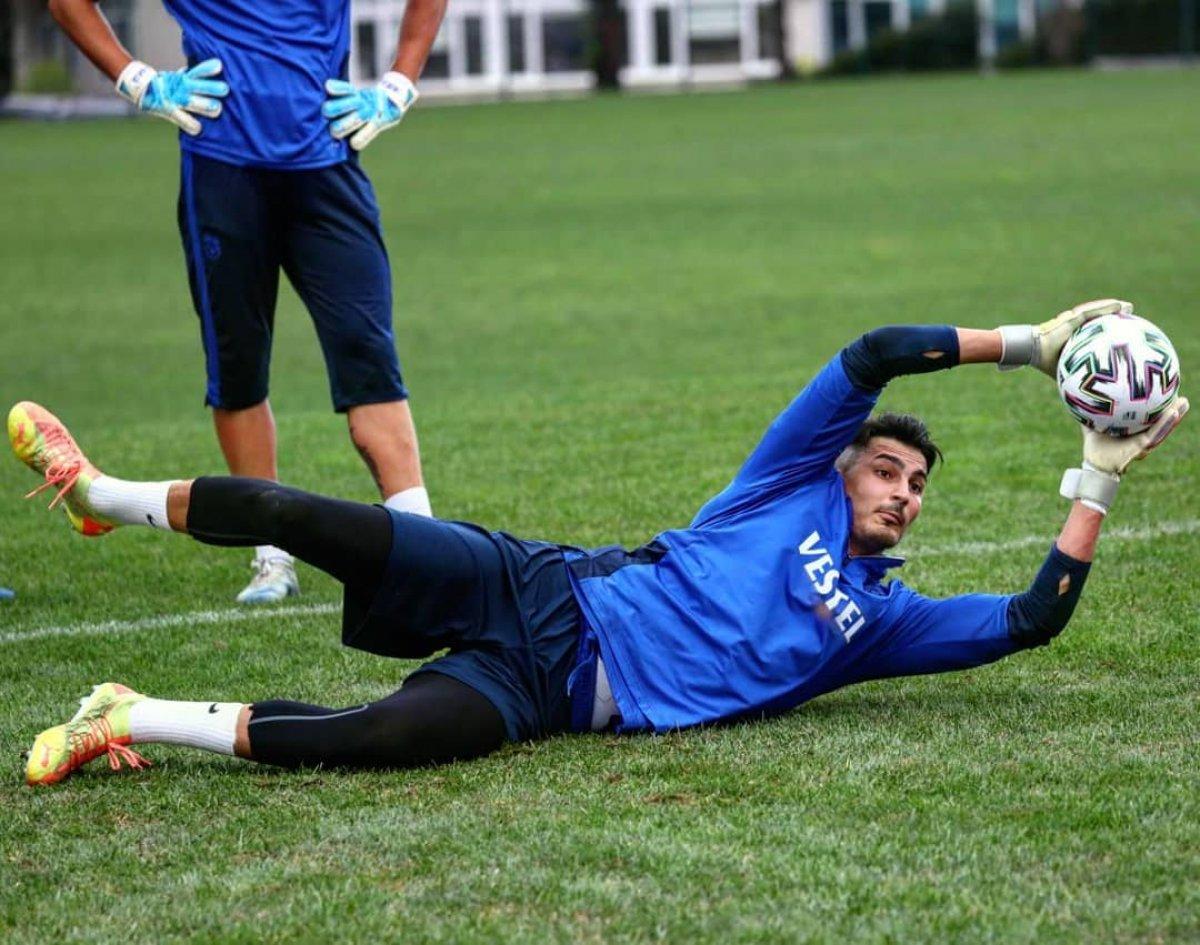 Rennes'e çağrılan Uğurcan Çakır kimdir, kaç yaşında? Trabzonspor, Uğurcan Çakır'ı Rennes'e mi verecek?