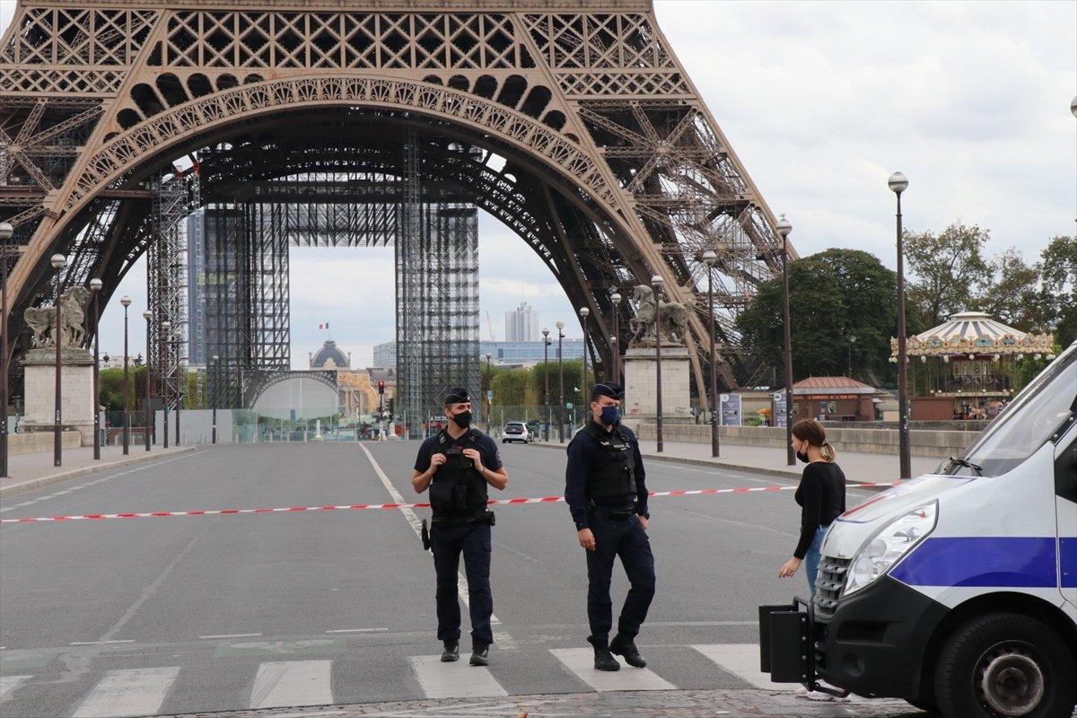 İngiliz medyası Eyfel Kulesi'ndeki bomba tehdidini Müslümanların üzerine yıkmaya çalıştı