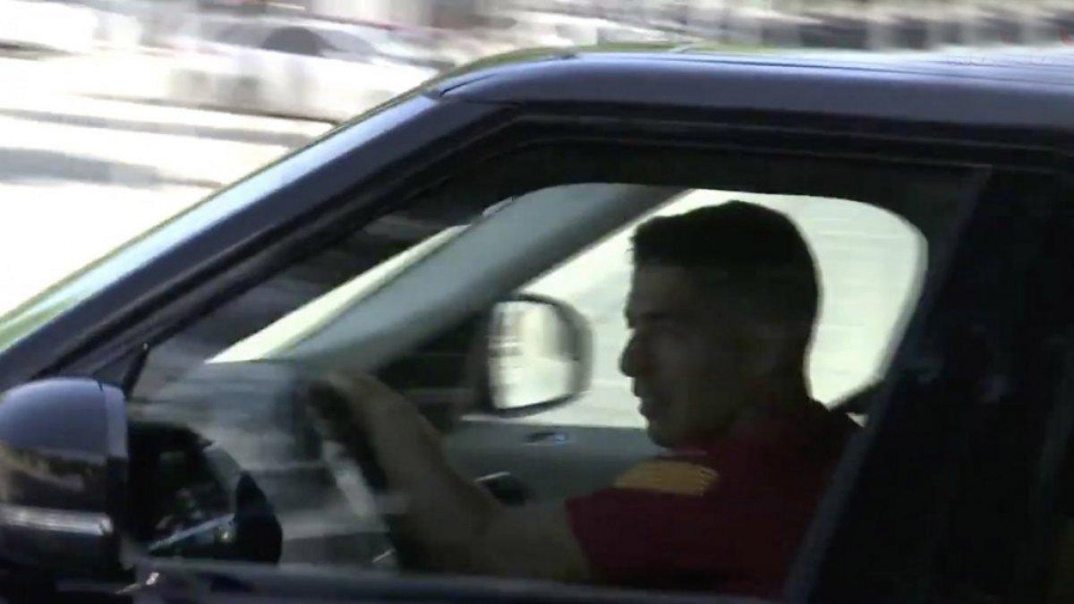 Luis Suarez, Barcelona'dan ağlayarak ayrıldı