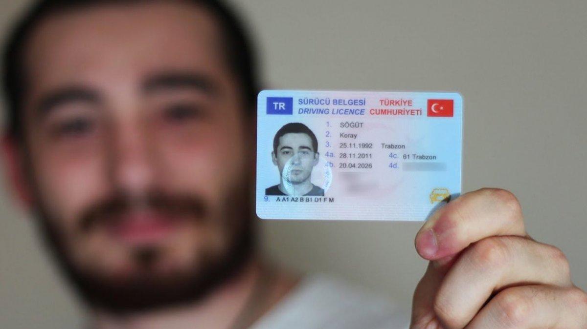 Kimlik ile ehliyet birleştirme ücretli mi? Yeni kimlik yenileme tarihinin son günü ne zaman?