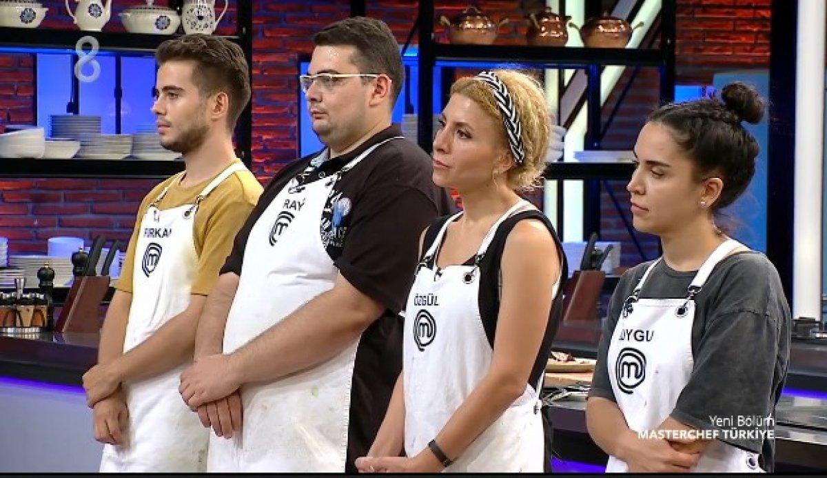 MasterChef'te yarışmacılar Masterclass için ter döktü