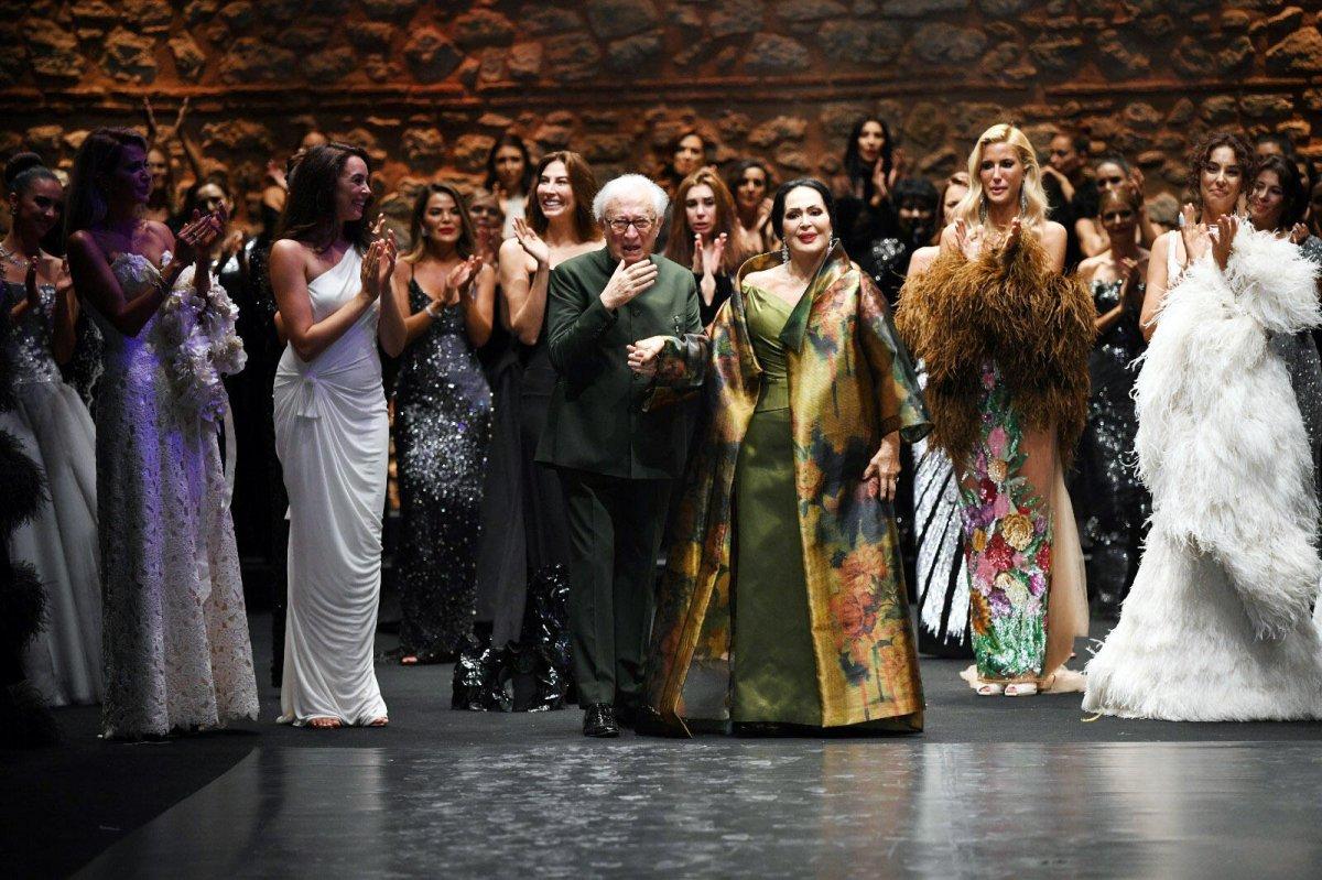 Yıldırım Mayruk'un geniş katılımlı jübile defilesi